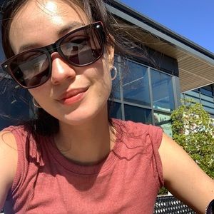 Meet your Posher, Elise